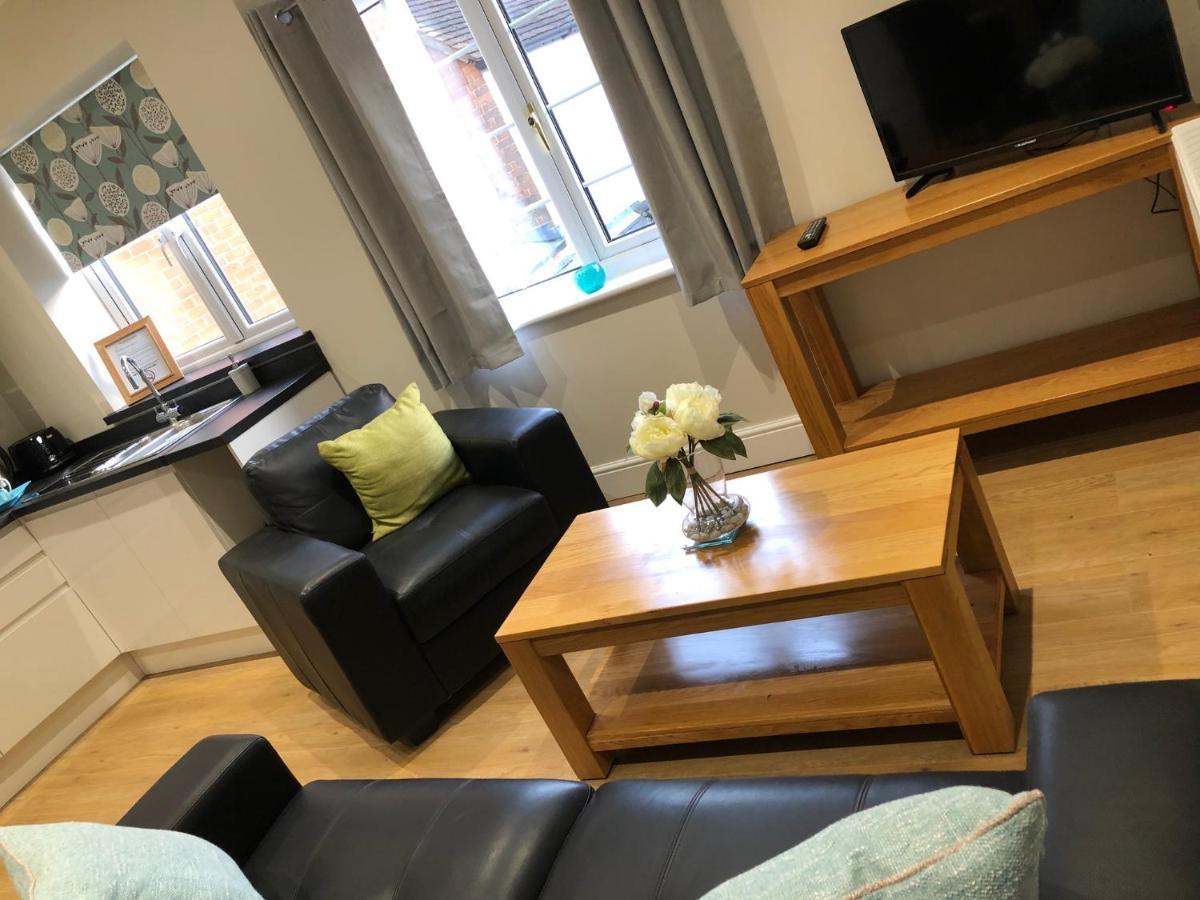 The Old Printworks - New Self Contained Apartment In The Heart Of Thame - Magenta Екстериор снимка